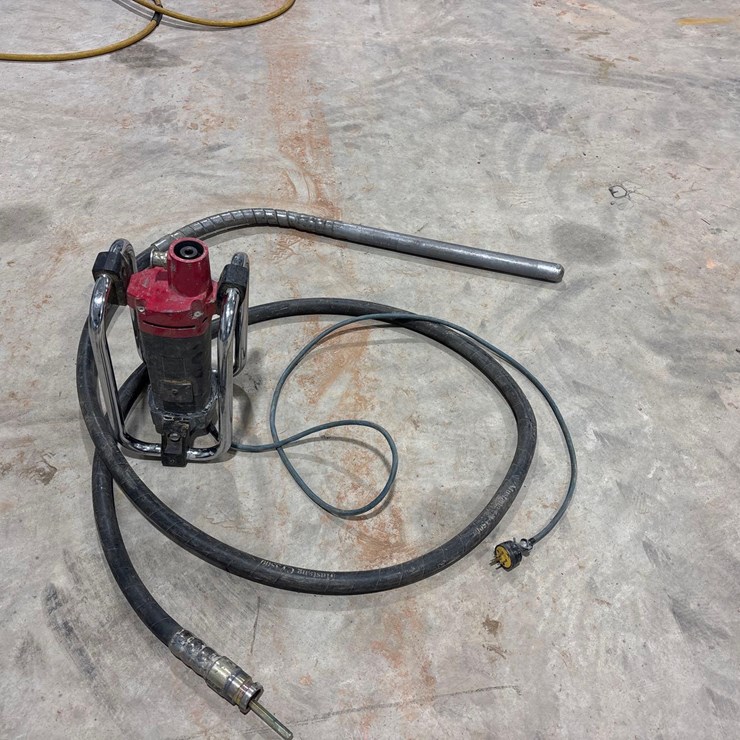 Mustang CV3500 Concrete Vibrator