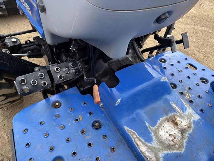 2021-new-holland-workmaster-25-image-34