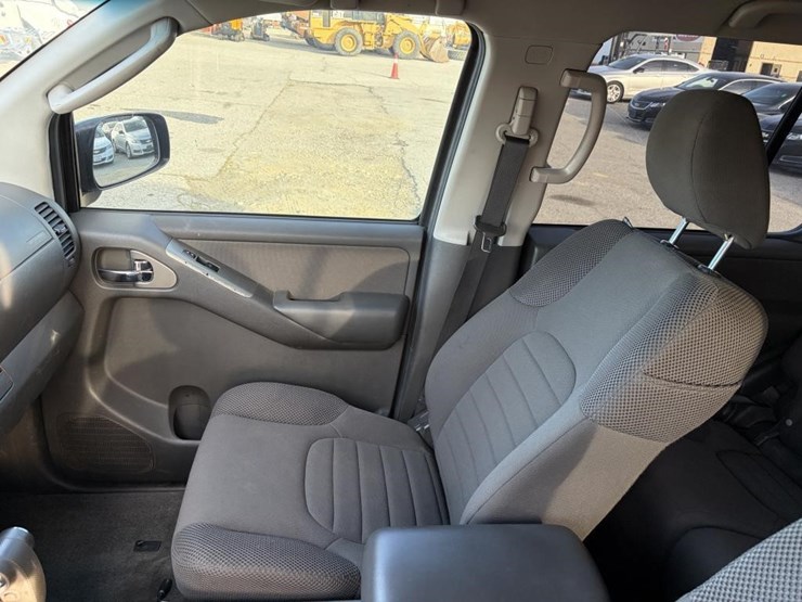 2012-nissan-pathfinder-image-15