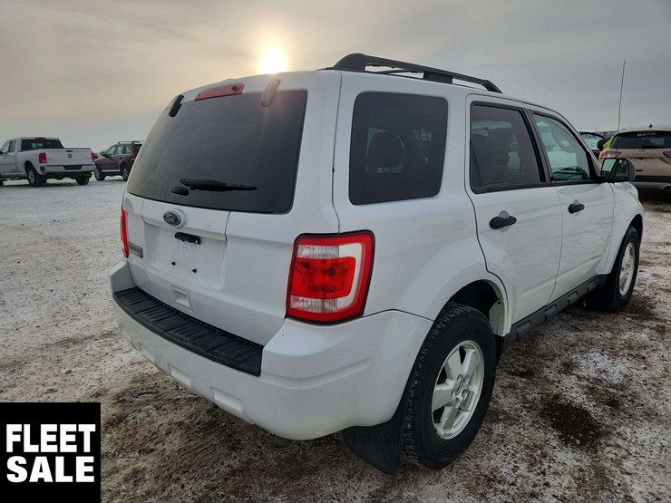 2011-ford-escape-xlt-image-4