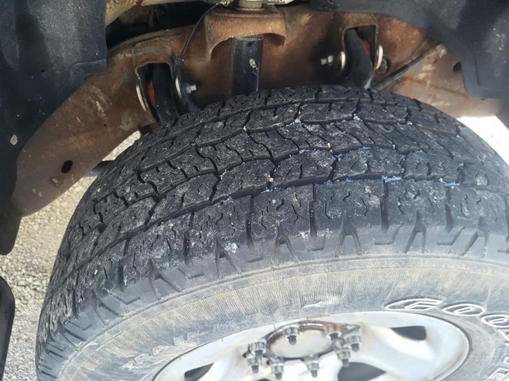 2004-chevrolet-2500hd-image-35