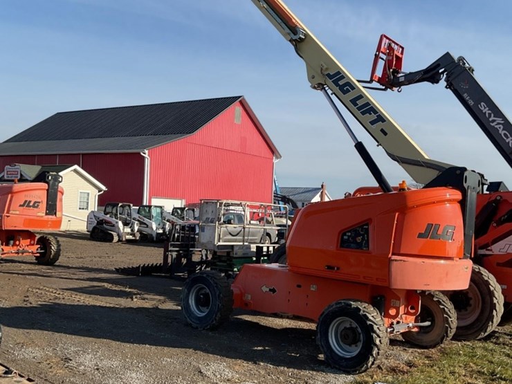 2015-jlg-400s-image-2