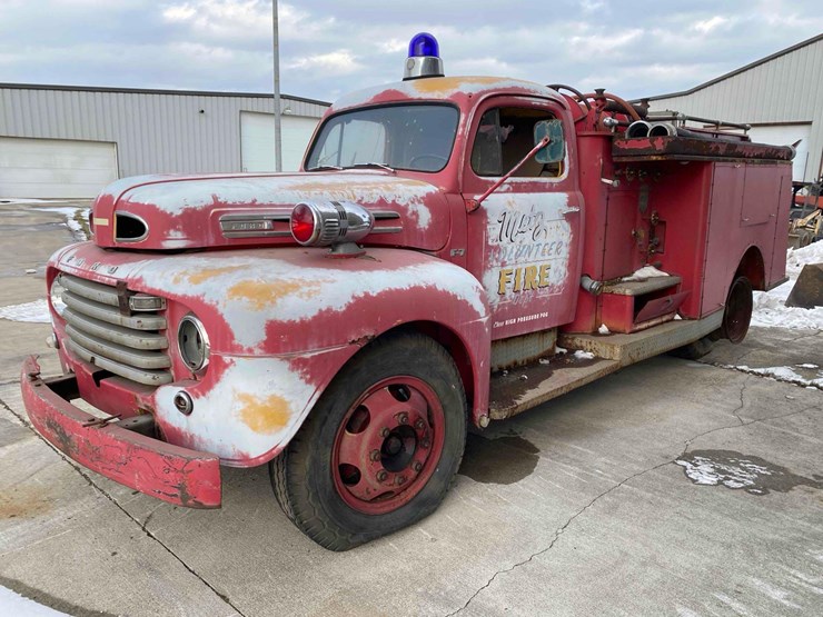 1949-ford-f7-firetruck-image-3
