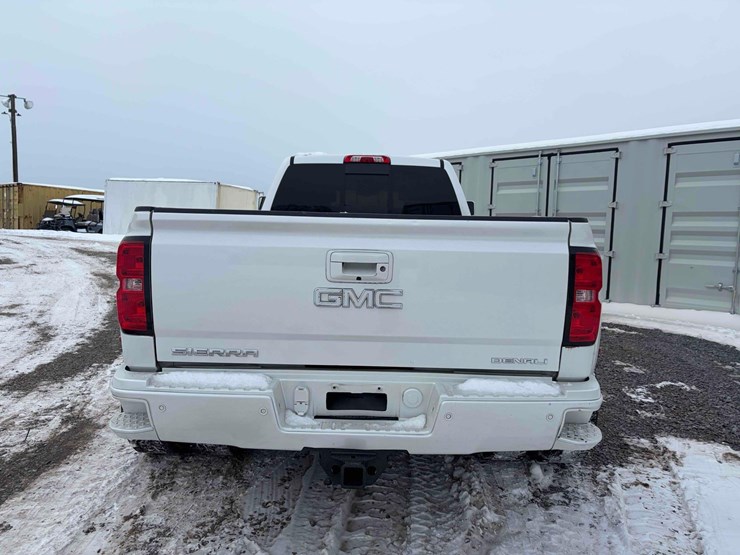 2018-gmc-sierra-denali-image-3