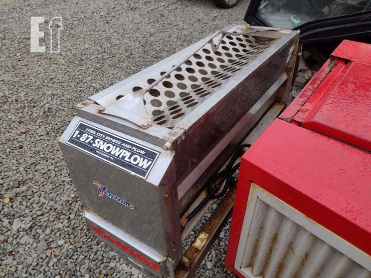 ventrac-3400l-lawn-mower-w/broom-image-31