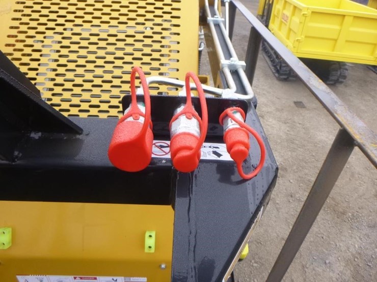 2025-agt-mx-mrt14-skid-steer-track-loader-image-10