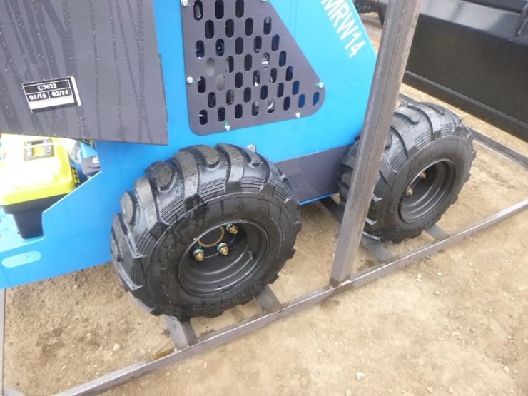 2025-agt-mx-mrt23-skid-steer-track-loader-image-16