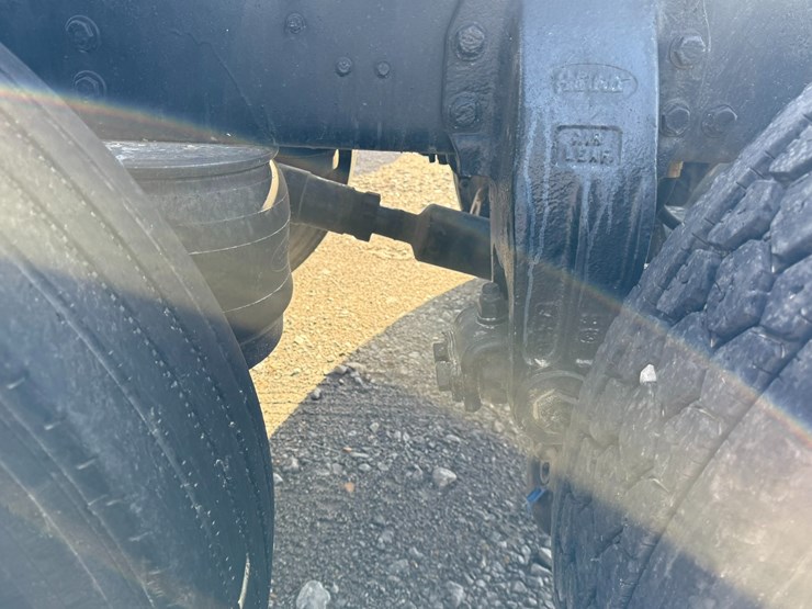 2014-peterbilt-389-image-9