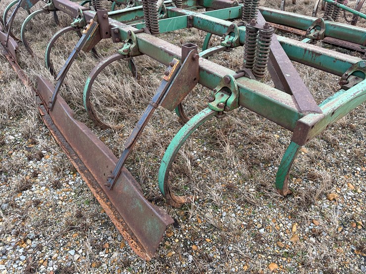 john-deere-100-image-11