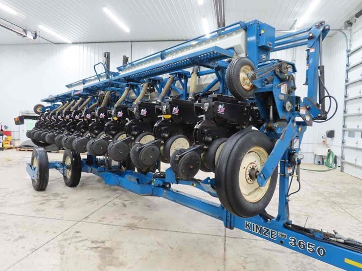 2007-kinze-3650-image-7