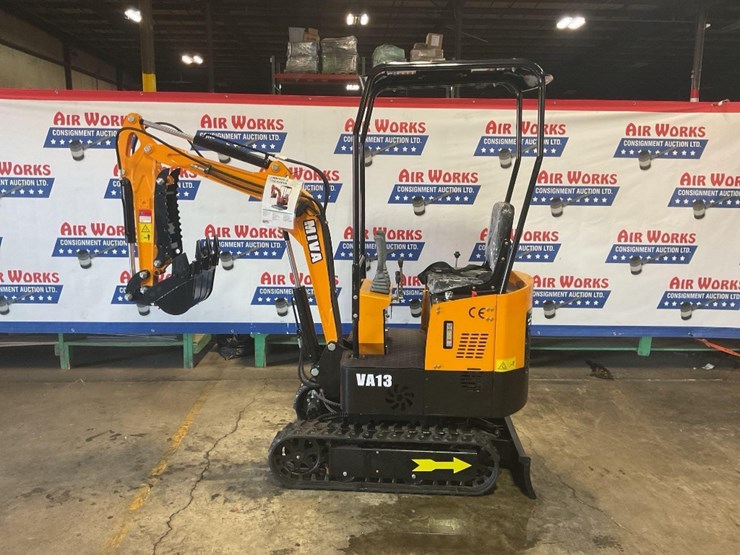 (inv.50039)-new-unused-miva-va13-mini-excavator,-13.5-hp-gas-engine,-manual-thumb,-blade-image-1