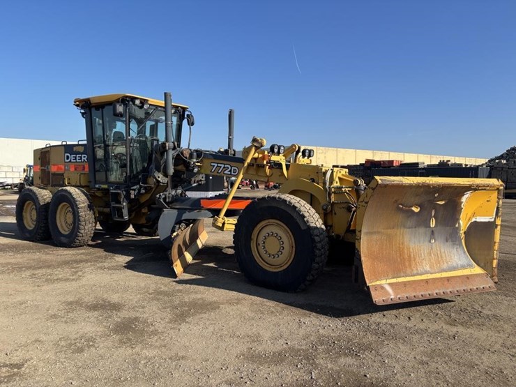 2008-deere-772d-image-2