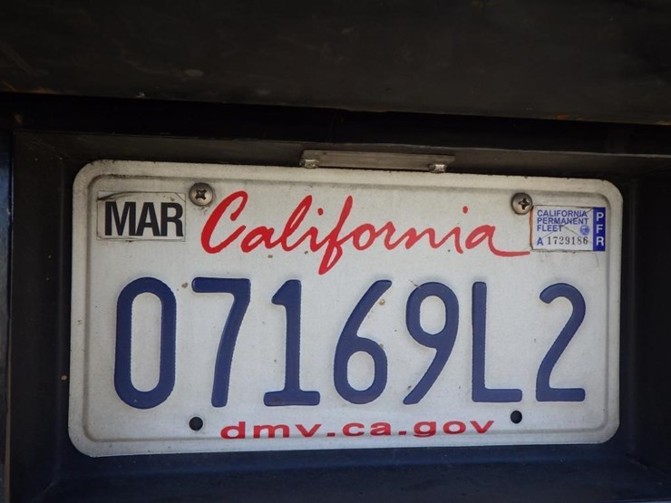 2018-chevrolet-2500hd-image-18