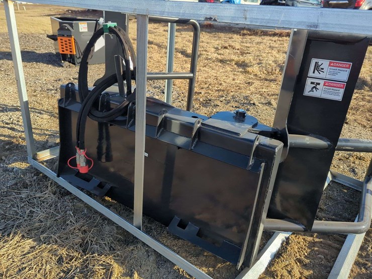 wolverine-skid-steer-bale-squeeze-hydraulic-adjustable-bsh-12-75d-image-5