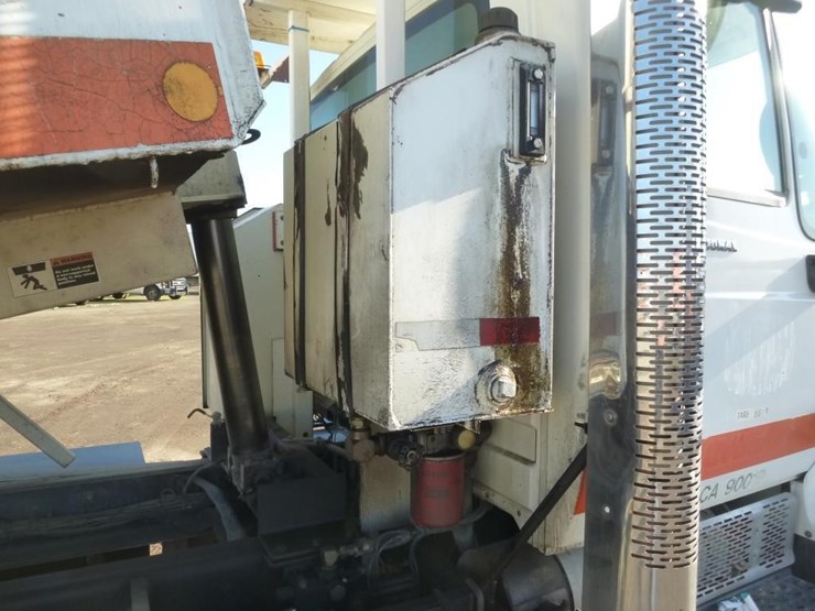 2004-international-7400-image-23