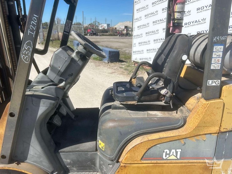 2007-caterpillar-c5000-5,000lb.-straight-mast-lp-forklift-image-5