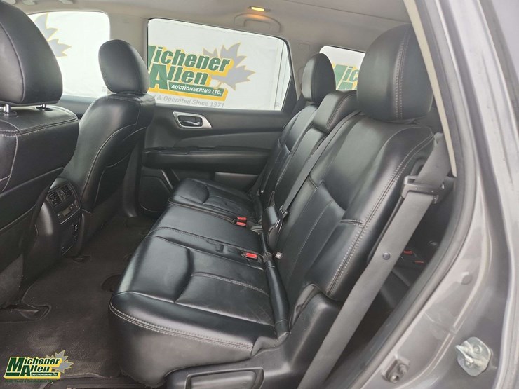 2015-nissan-pathfinder-image-15