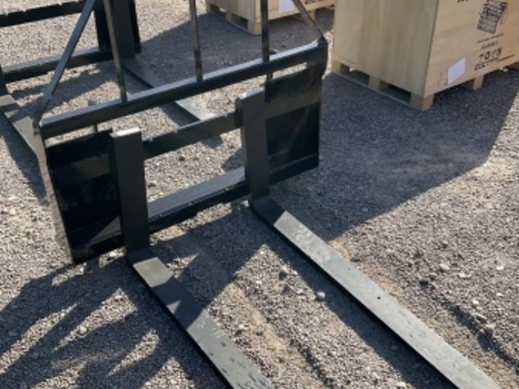 4ft-pallet-forks-for-skid-steer-image-1