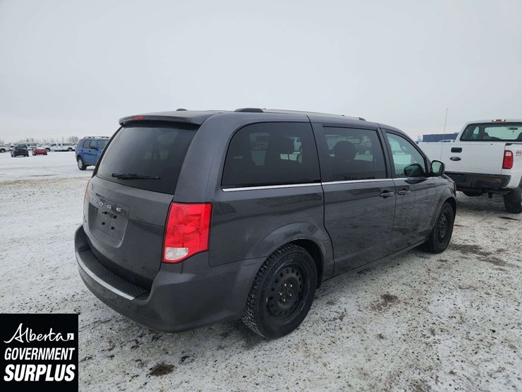 2020-dodge-grand-caravan-sxt-image-4