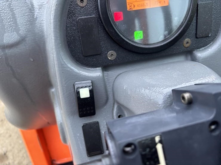 2015-jlg-g5-18a-image-24