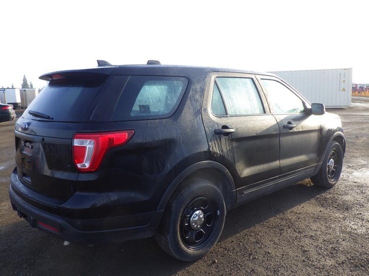 2018-ford-explorer-image-3