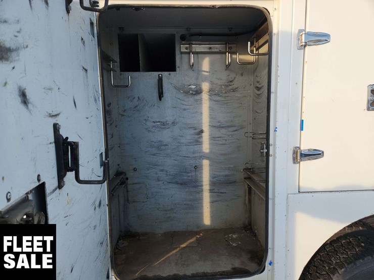 2014-ram-5500-4x4-s/a-service-truck-image-18