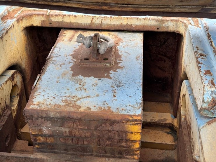 hyster-h300a-forklift-image-38