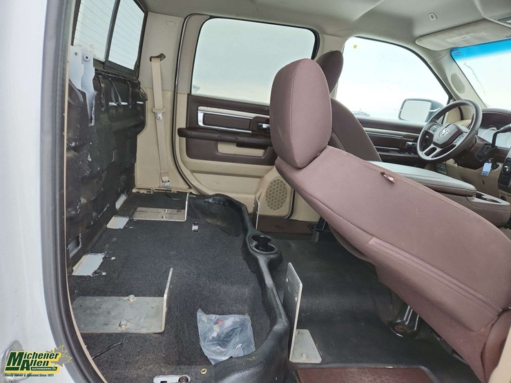 2017-ram-2500-hd-image-17