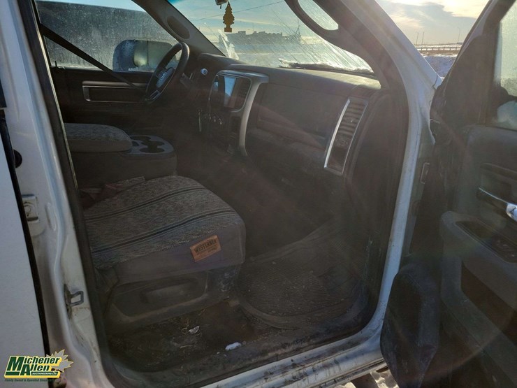 2014-dodge-2500-image-21