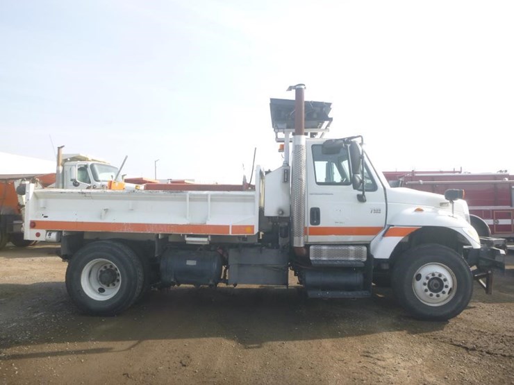 2004-international-7400-image-6