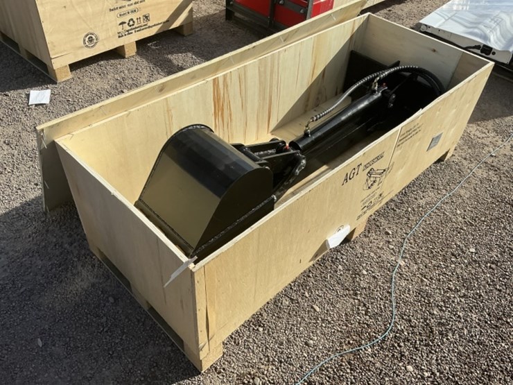 2025-m-drg-mini-skid-steer-digging-arm-image-1