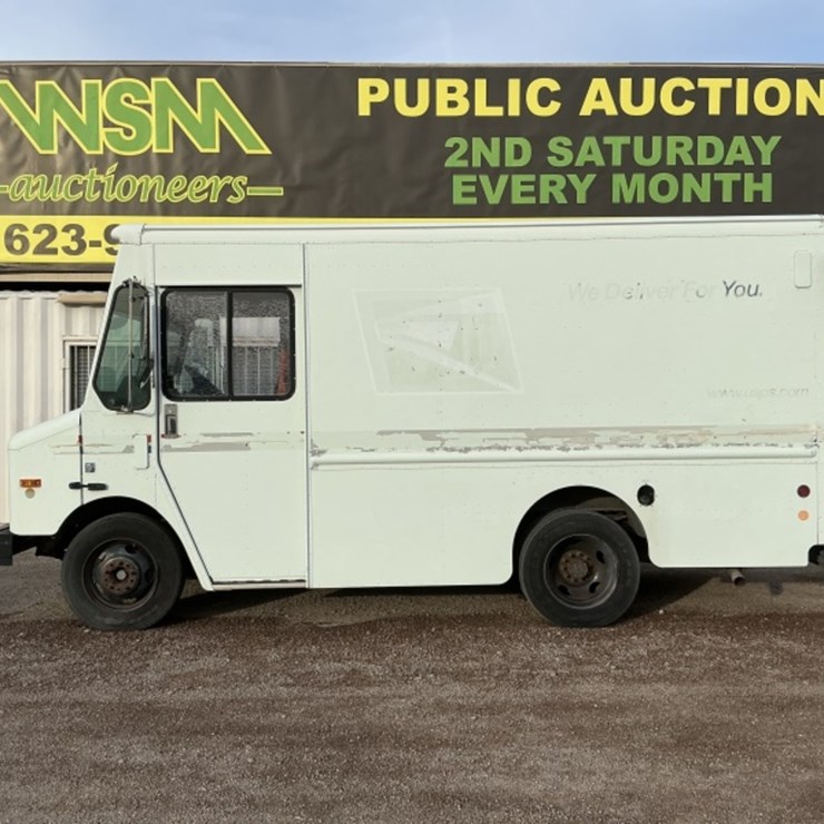 2002 Workhorse P20 Delivery Van