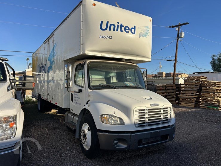 2007-freightliner-business-class-m2-106-image-3