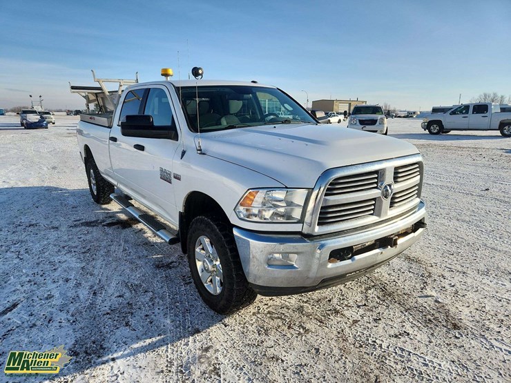 2014-ram-2500-slt-image-2
