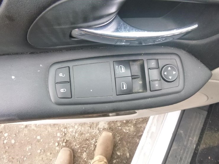 2014-dodge-grand-caravan-image-15