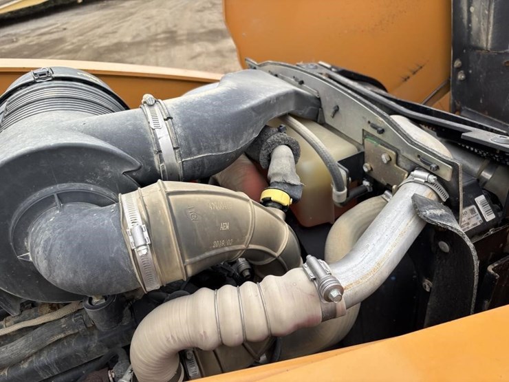 2018-case-580sn-image-62