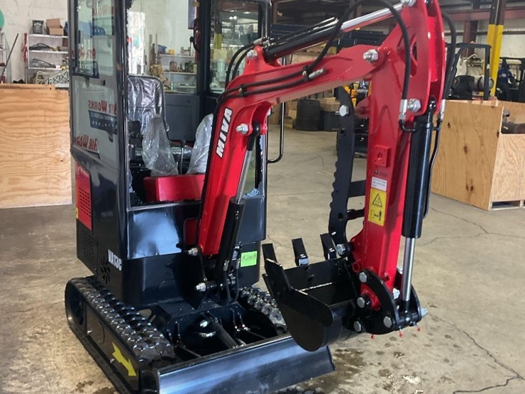 (inv.50032)-2025-miva-va13c-mini-excavator,-13.5-hp-gas-engine,-aux.-hydraulics,-has-broken-glass-image-15