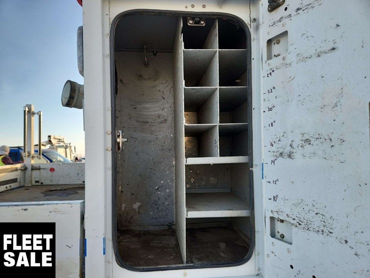 2014-ram-5500-4x4-s/a-service-truck-image-23