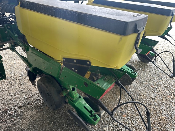 john-deere-1725-image-44