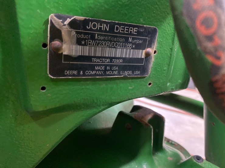 2013-john-deere-7230r-image-35