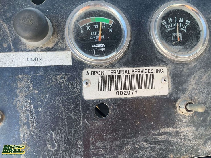 0-airport-tug-with-snow-plow-s/a-service-truck-image-22