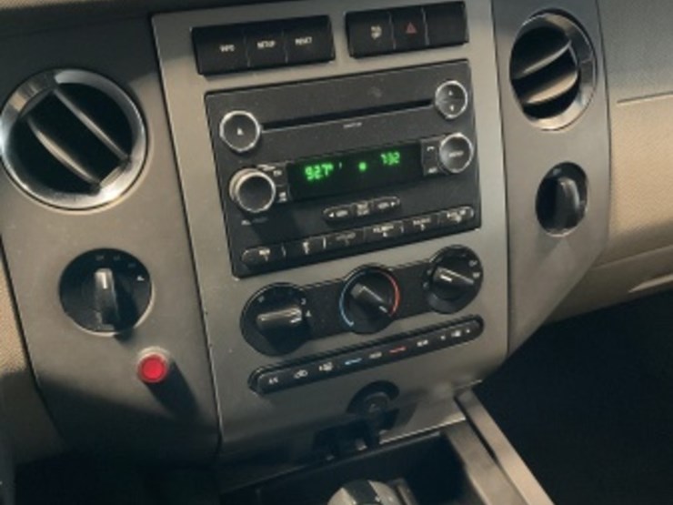 2014-ford-expedition-image-19