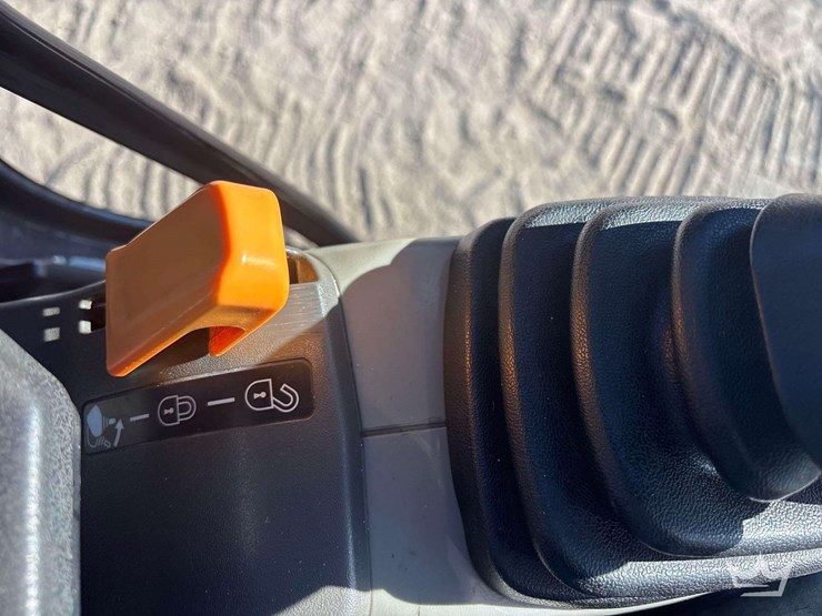 2022-case-cx220e-hydraulic-excavator-image-25