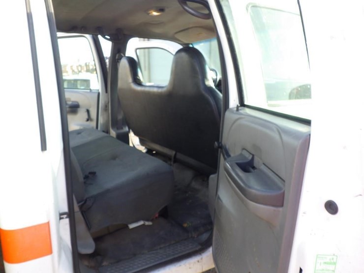 2002-ford-f450-image-8