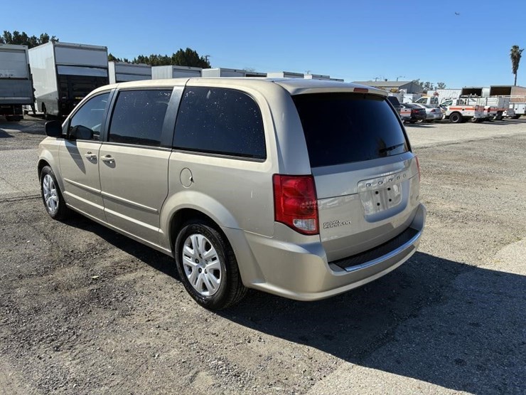 2014-dodge-grand-caravan-image-4