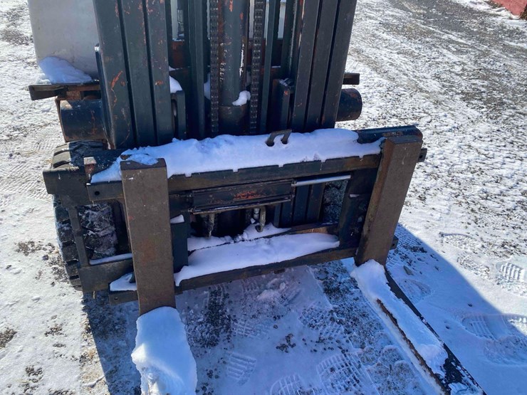 nissan-40-lp-forklift-image-13