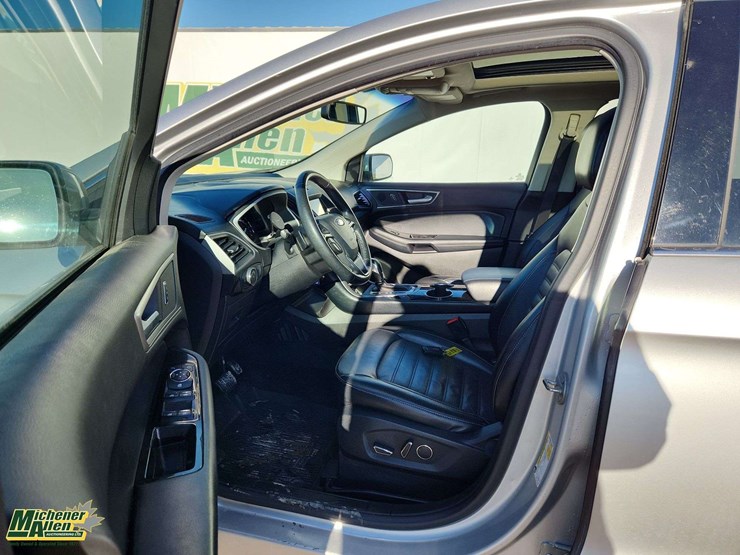 2017-ford-edge-sel-image-14