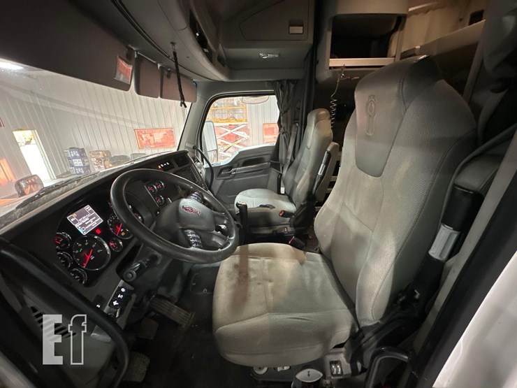 2018-kenworth-t680-image-12