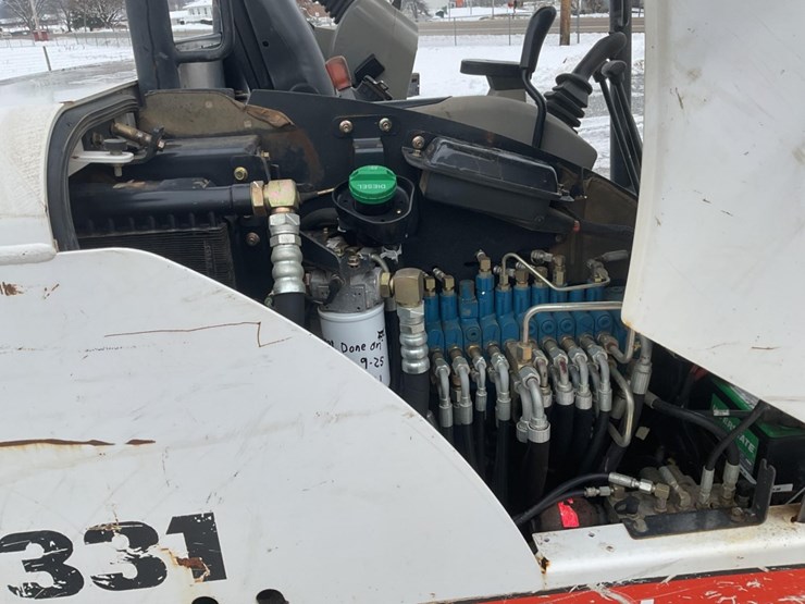 2005-bobcat-331c-image-12