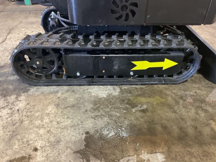 (inv.50039)-new-unused-miva-va13-mini-excavator,-13.5-hp-gas-engine,-manual-thumb,-blade-image-2